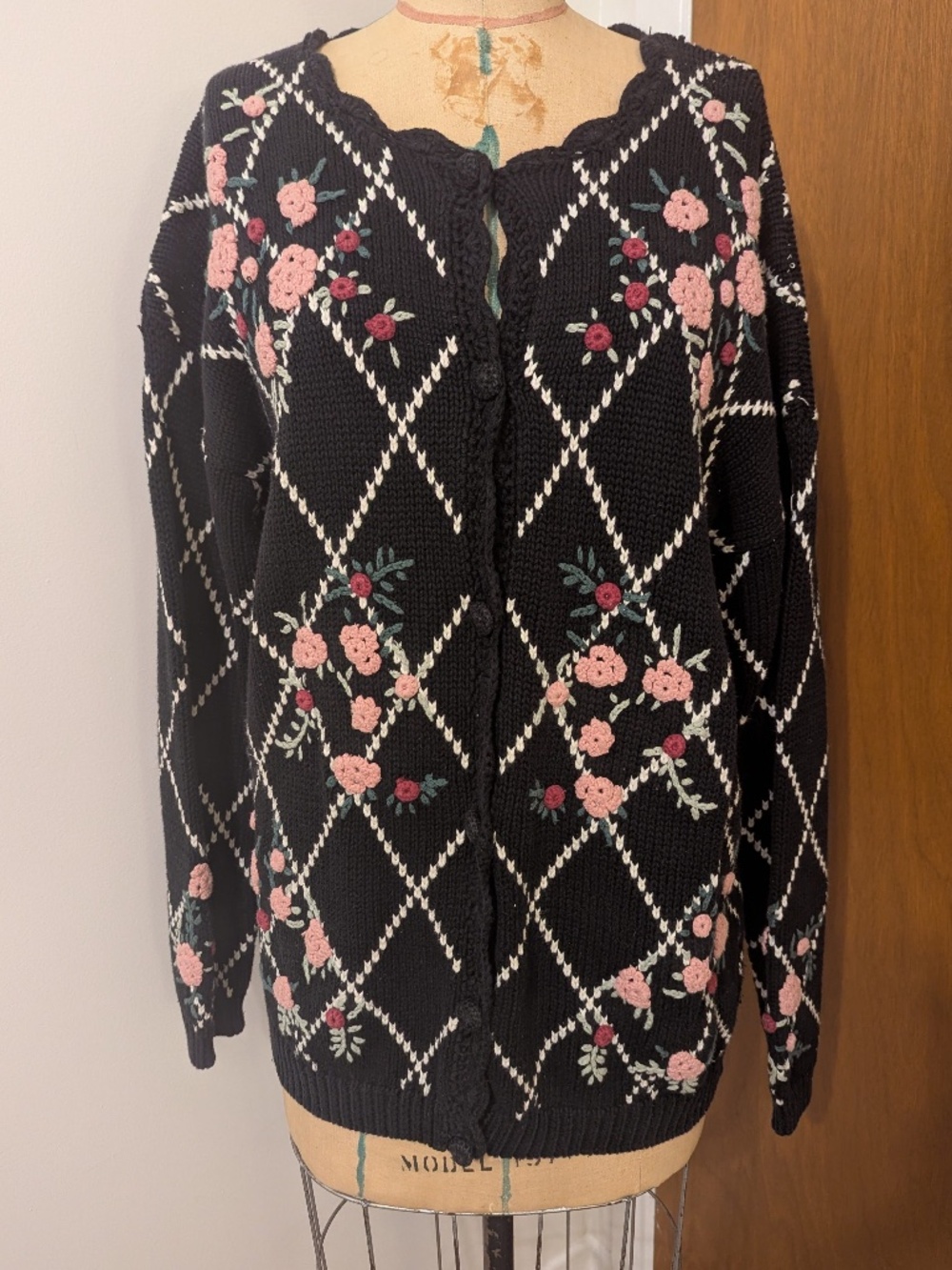 90's Embroidered Flower Cardigan
